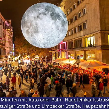 Modern Und Ruhig, Mit Garage & Ps4, Nahe Messe, Rue Und Uniklinik, Voll Ausgestattete Kueche, Bad Mit Dusche Und Badewanne